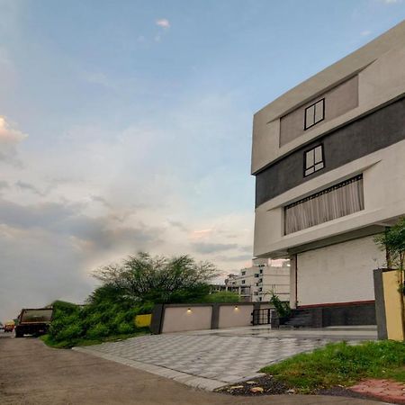 Hotel Signature Planet Indore Esterno foto