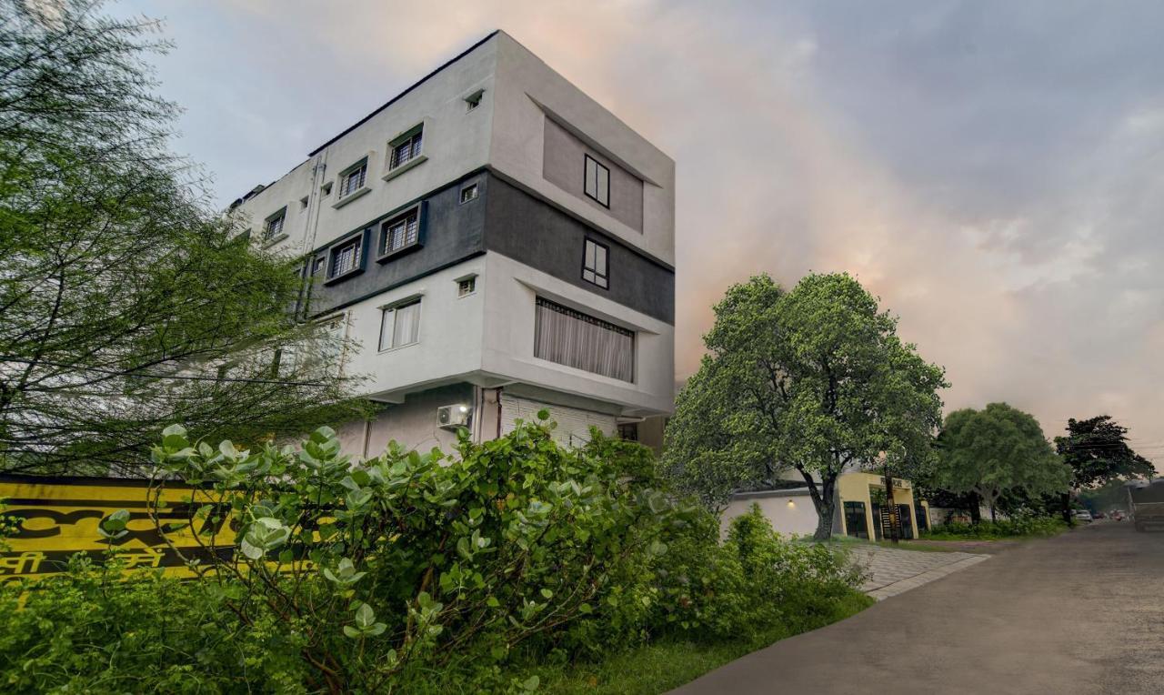 Hotel Signature Planet Indore Esterno foto