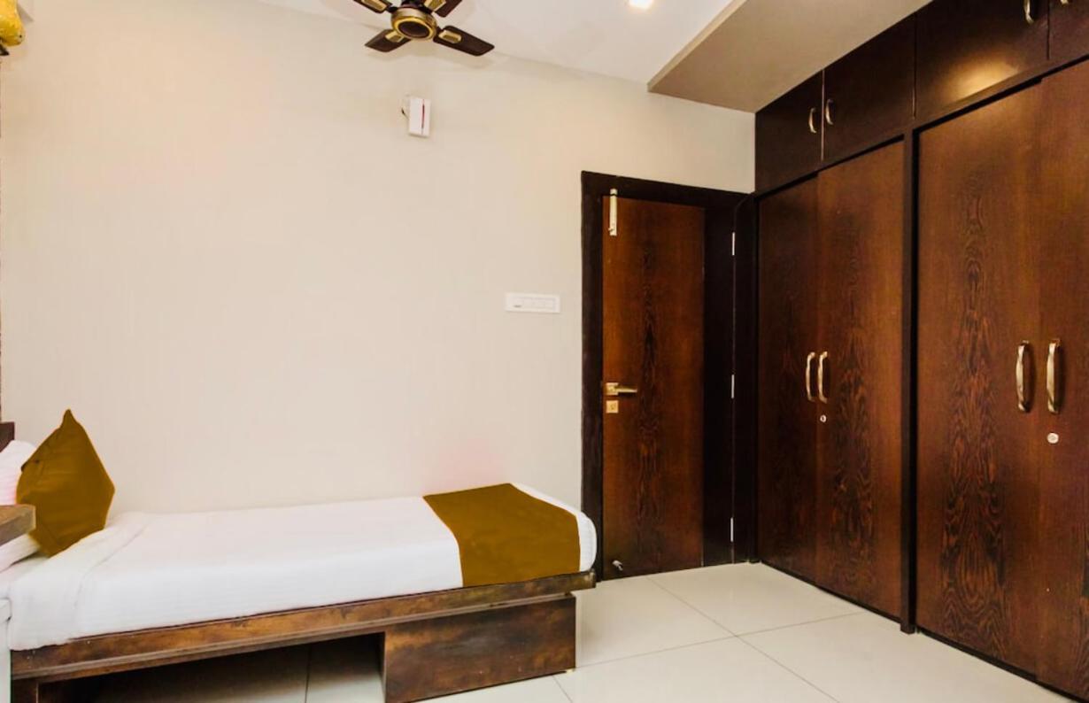 Hotel Signature Planet Indore Esterno foto